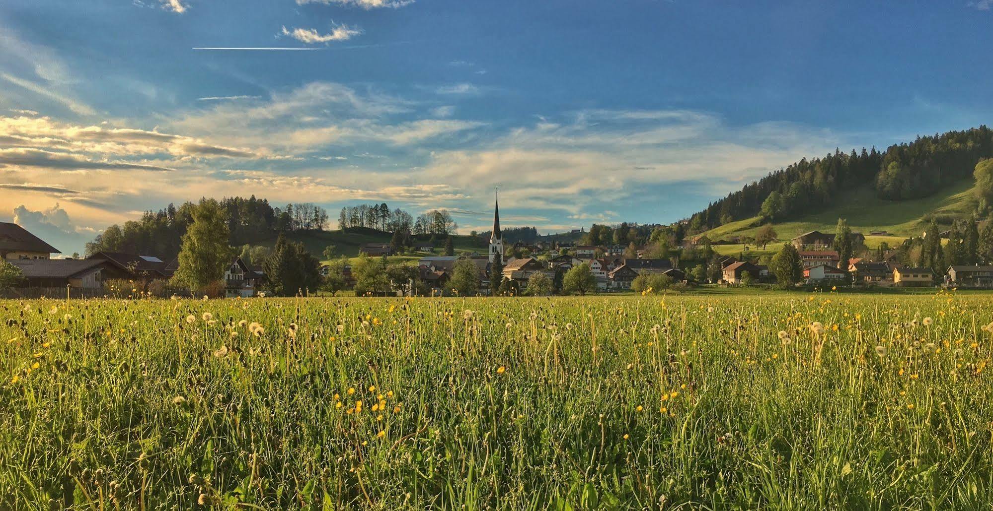 Familienhotel Adler Lingenau Exterior photo